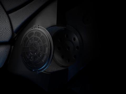 Cardo Beyond GTS:ssä on 53 mm:n kaiutinjärjestelmä sekä melunvaimennus- ja vastamelutoiminto.