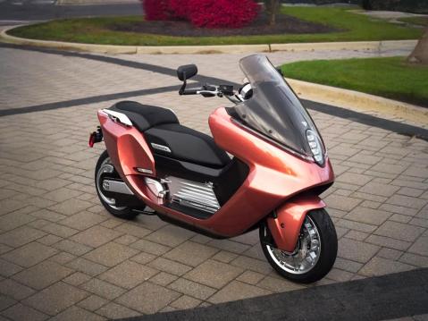 Livewire S2 -maksiskootteri.