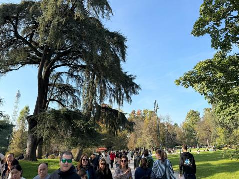 Taustalla Torre Branca, 109 metrin korkuinen näköalatorni.