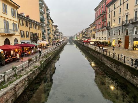 Useat ravintolat aukaisevat vasta kello 19.00 jälkeen.