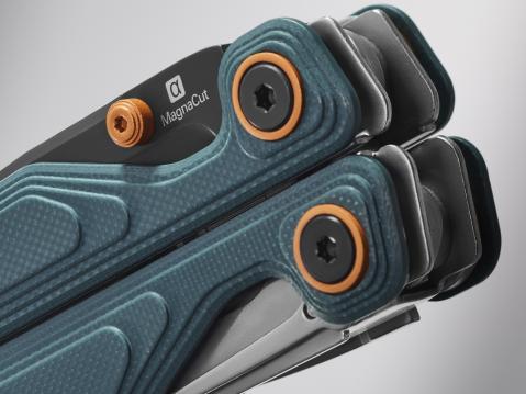 Leatherman Wave Alpha.