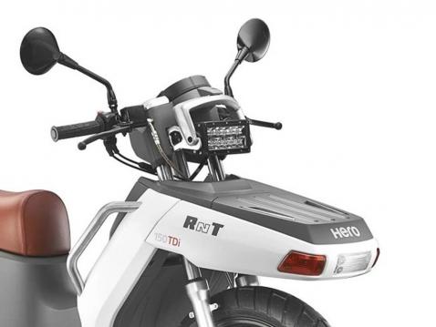 Hero RNT 150 turbodiesel. 'Ankanokan' päällä voi kuljettaa tavaraa, mutta myös sen sisällä oli tavaratila.