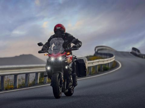 Honda CB1000GT vuosimallia 2026.