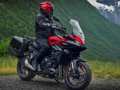 Honda CB1000GT vuosimallia 2026.