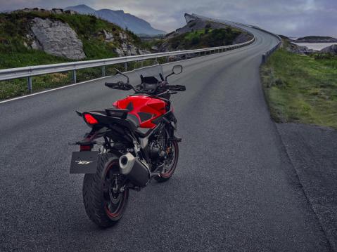 Honda CB1000GT vuosimallia 2026.