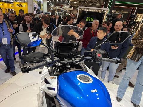 Suzuki SV-7GX, kuljettajan näkymät. Kuva Eija Kyllönen / Motouutiset.fi.