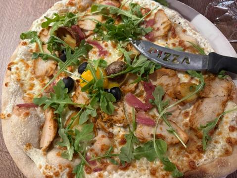 Pizza ananaksella tai ilman, ihan sama. Mutta perunaa ei koskaan enää.