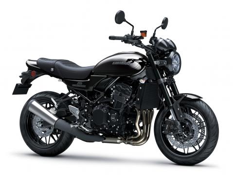 Vuosimallin 2026 Kawasaki Z900 RS Black Ball.