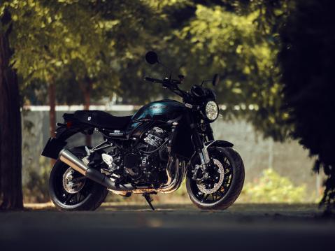 Vuosimallin 2026 Kawasaki Z900 RS.