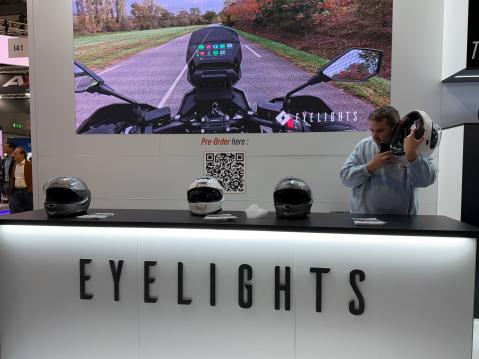 Uutta teknologiaa SHOEI:lta.