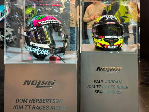 Nolanin osastolla oli nähtävillä muun muassa TT-kuskien Dom Herbertsonin ja Paul Jordanin kypärät.