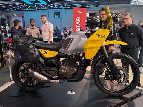 Thunderbolt on brittiläisen BSA:n ensimmäinen adventuremalli, jossa on 334 kuutioinen, yksisylinterinen, nestejäähdytteinen moottori.