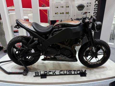 Customoitu Harrikka.