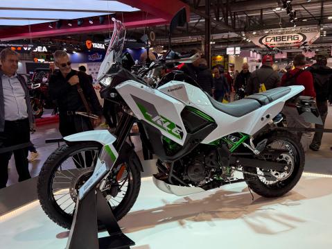 Kawasakin uutuus, A2-korttiluokan adventurepyörä KLE 550 on saatavana Suomessa maaliskuun 2026 alussa.