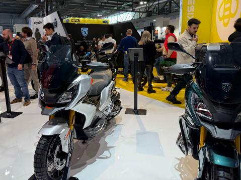 Peugeot Motocyclesin XP400 on uusi tulokas GT-skootterisegmentissä.