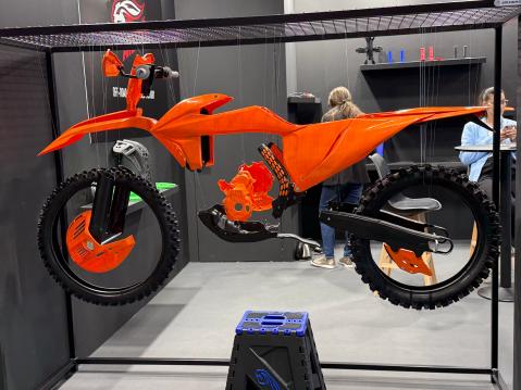 Brasilialainen AMX valmistaa katteita off road -pyöriin.