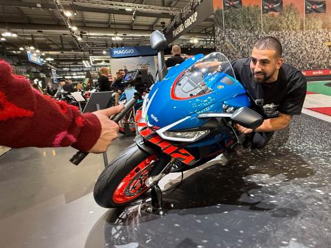 'Kanttailukuvan' pystyi ottamaan myös Aprilian osastolla.