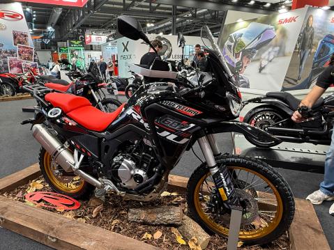 ...sekä Aventura 607.