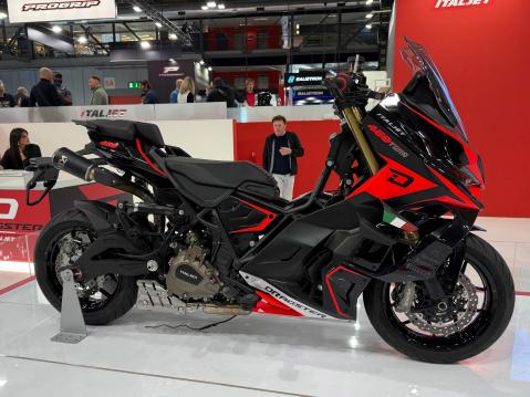 Italjet Dragster 459 Twin on varustettu uudella SmartShift-vaihteistolla.