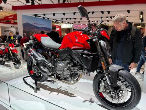 Dukati Monster+ on suunniteltu täysin uudelleen 890 cm³ V2-moottorin ympärille.