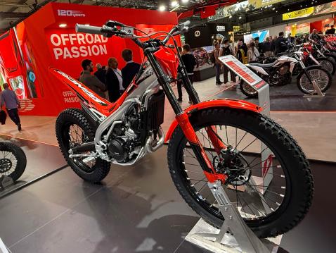 Uudessa Beta Sincro 2T:ssä on kaikki - jousituksesta kytkinjärjestelmään - suunniteltu uudelleen, maksimaalisen ajettavuuden saavuttamiseksi.