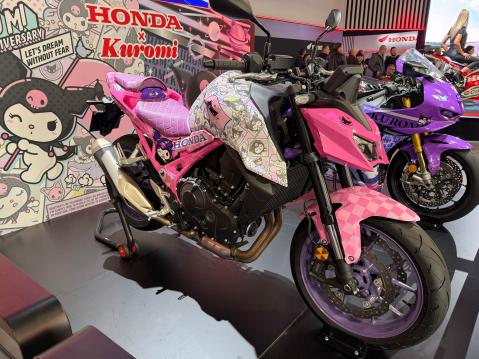 Kuromi-tuunattu Honda.