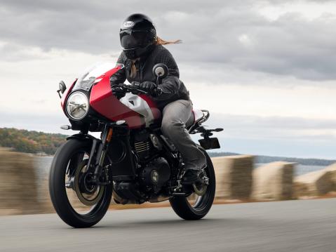 Triumph Thruxton 400 mallivuodelle 2026.