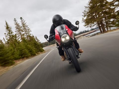 Triumph Thruxton 400 mallivuodelle 2026.