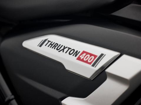 Triumph Thruxton 400 mallivuodelle 2026.