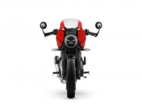 Triumph Thruxton 400 mallivuodelle 2026.