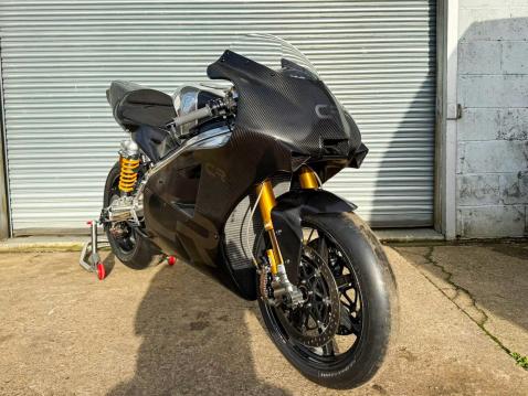 Wankel-moottorilla varustettu Crighton CR700W