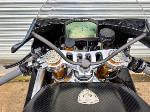 Wankel-moottorilla varustettu Crighton CR700W.