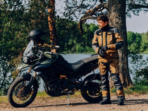 Rukka TitanTrail-R adventureajoasu.