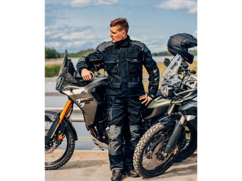 Rukka TitanTrail-R adventureajoasu.