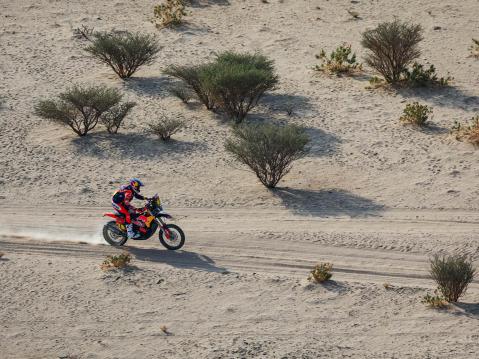 Daniel Sanders, KTM, ajoi loukkaantumisestaan huolimatta etapin maaliin. Kuva A.S.O./F.Gooden/DPPI.