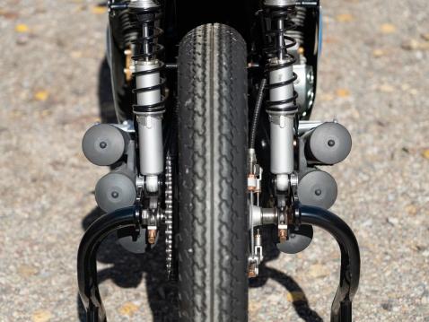 Hondan vuoden 1967 Grand Prix -malli RC174:n millintarkka replika.