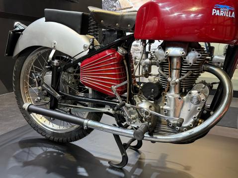 250 Competizionessa on kaksoiskehtoputkirunko.