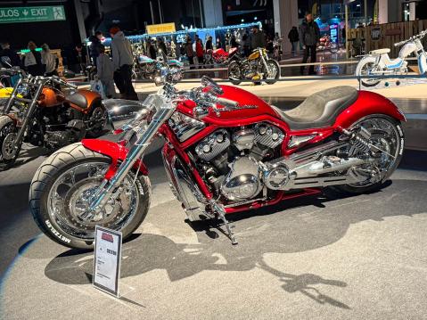 Nro. 116 H-D V-Rod VRSCA Supercharged vm. 2003 Rakentaja: Fredy Jones (EST)