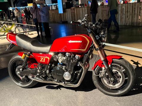 Nro. 220 Kawasaki Z1000J vm. 1983 Rakentaja: Mika Pihlaja