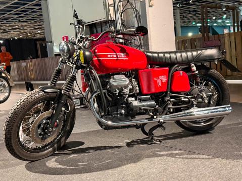 Nro. 305 Moto Guzzi V7 850 GT vm. 1974 Rakentaja: Risto Seppo