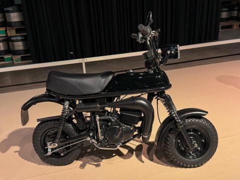 Nro. 407 Suzuki PV50 'Black Edition' vm. 1989 Rakentaja: Ville Pasanen