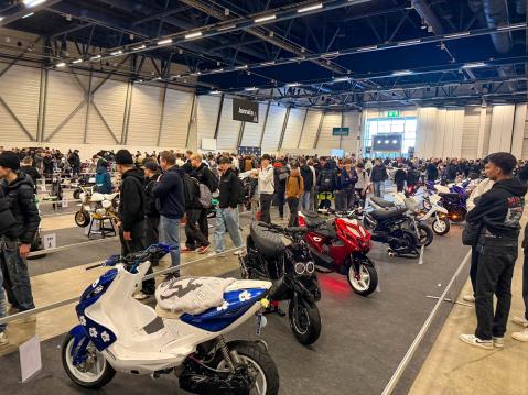 Jonnelassa oli kaikkiaan lähes 300 tuunattua laitetta.