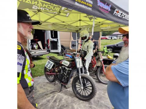 Amerikan supertwin-testeissä ensikosketus Indianiin. Testit ajettiin Pat Buchananin kanssa.