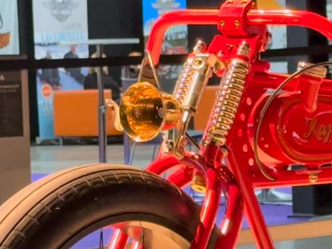 Vanha mortteli sai uuden elämän pyörän etulamppuna.