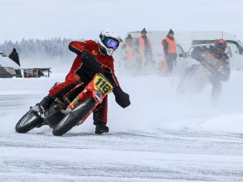 Ossi Rantala oli ensimmäisessä A450-luokan kisassa ylivoimainen. Kuva: Juhani Lind