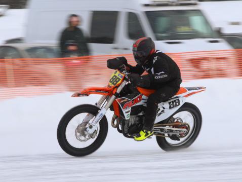 Aatos Pirttinen antoi vahvan näytön ensimäisissä Jääradan A450-luokan SM-kisoissaan. Kuva: Juhani Lind