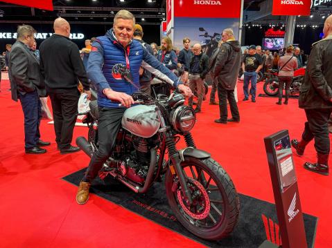 Honda CB350S vuosimallia 2026.