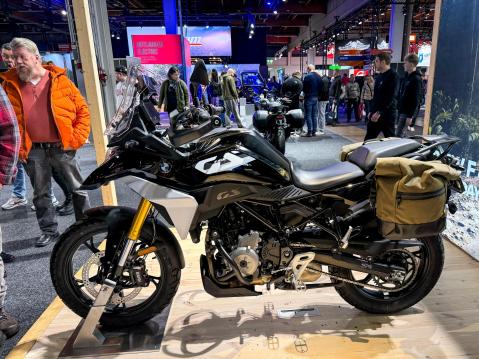 Vuosimallin 2026 BMW F 450 GS. Kuva Erkki Mäki.