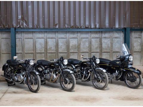 Hieno näky: joukko 1950-luvun Vincentejä.