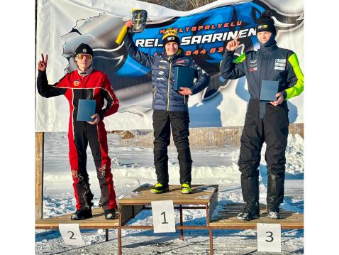 A250-luokan toisen erän podium: Ossi Rantala, Aatos Pirttinen ja Miklas Salminen. Kuva: Jani Pirttinen